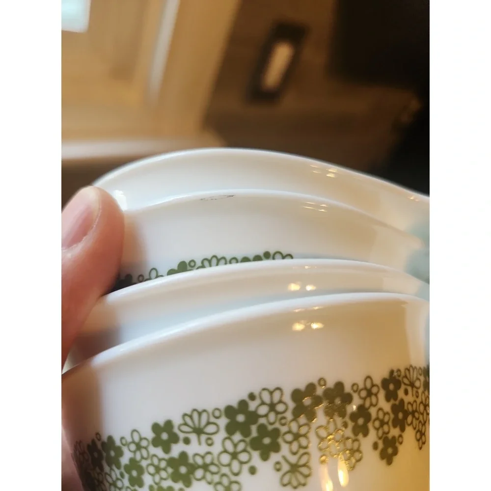 VTG Corelle Corning Spring Blossom Crazy Daisy Cups, Set of 8 Hook Handle